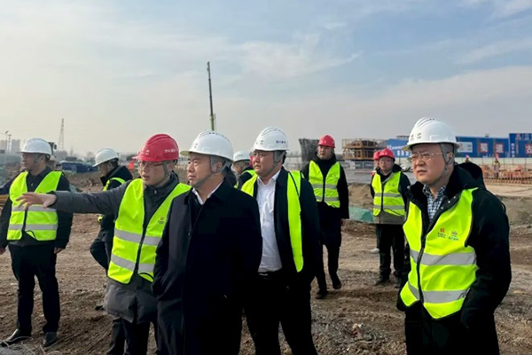 川交公司黨委書記、董事長杜江林赴河北中堡村項目檢查指導(dǎo)工作